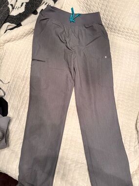 Figs Women's Gray Scrub pants with Teal Drawstring